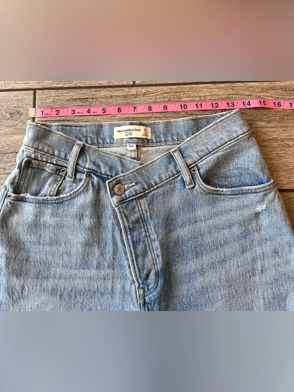 Abercrombie & Fitch The Dad High Rise Curve Love Denim Shorts Size 27 / 4s - Picture 4 of 12